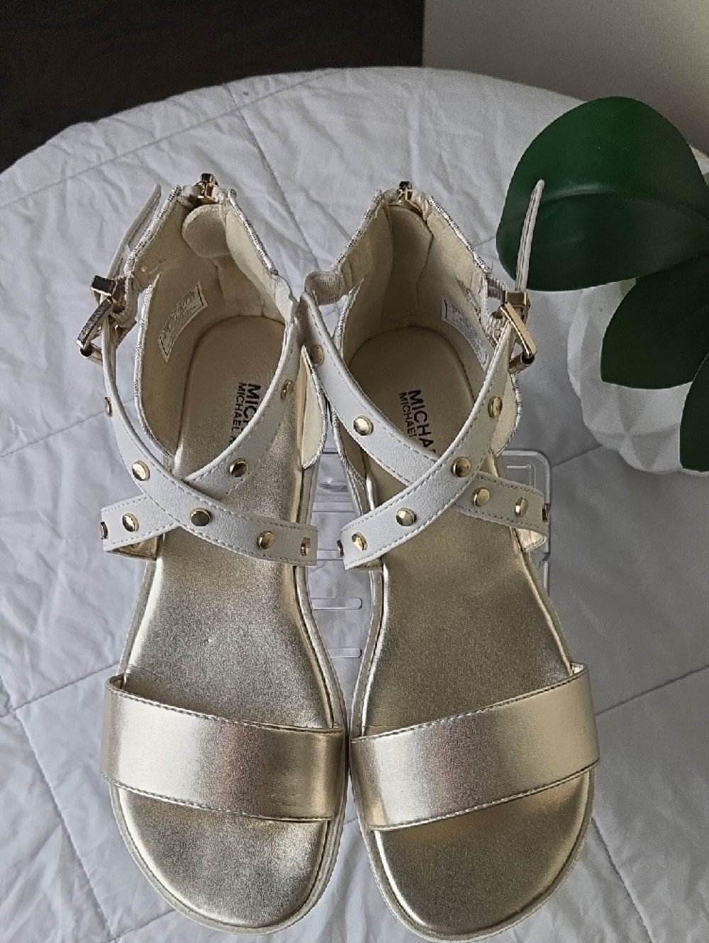 Michael Kors Girls Brandy Astrid Sandals Pale Gold/ White Size 4 - Picture 2 of 7